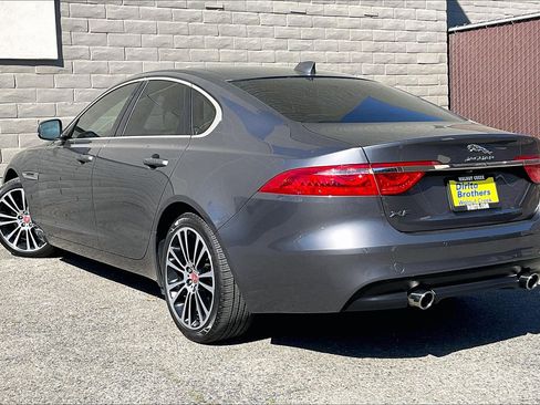 Used 2017 Jaguar XF Prestige image 10