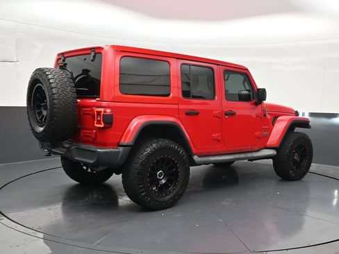 Used 2018 Jeep Wrangler Unlimited Sahara w/ LED Lighting Group AWD/4WD image 5