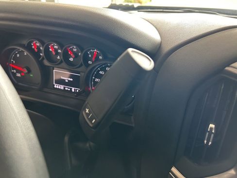 Used 2025 Chevrolet Silverado 3500 W/T image 8
