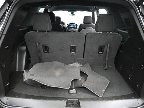 Used 2023 Chevrolet Traverse LT image 6