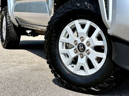 Certified 2024 Toyota Tacoma SR AWD/4WD image 2