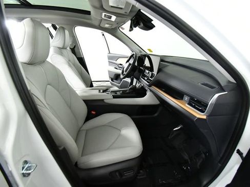 New 2026 Toyota Grand Highlander Limited image 24