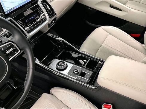 Used 2024 Kia Sorento SX Prestige image 14