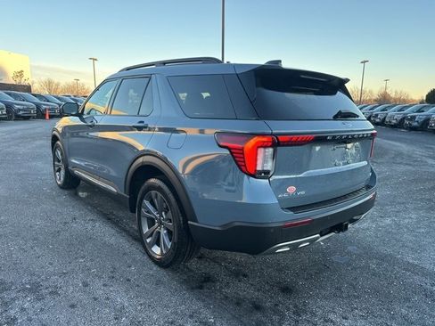 Used 2025 Ford Explorer Active w/ Active Comfort Package image 4
