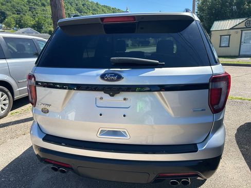 Used 2018 Ford Explorer Sport AWD/4WD image 4