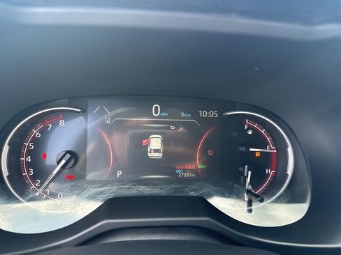 Used 2025 Toyota RAV4 XLE image 4