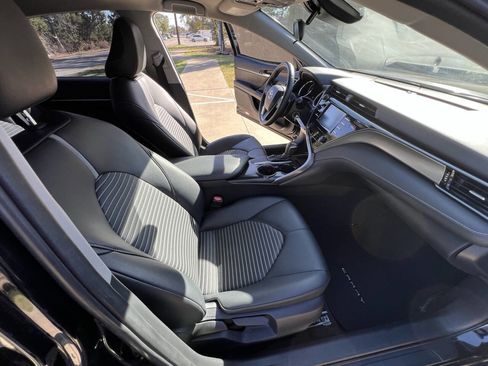 Used 2019 Toyota Camry SE image 34