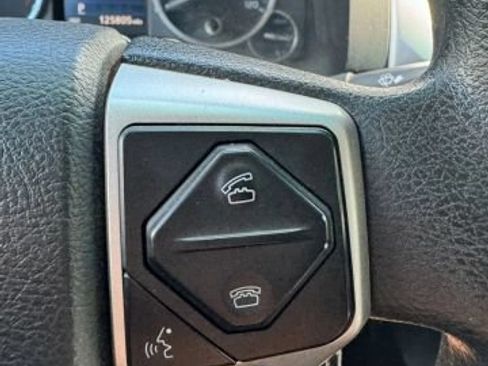 Used 2014 Toyota Tundra SR5 w/ SR5 Upgrade Package AWD/4WD image 10