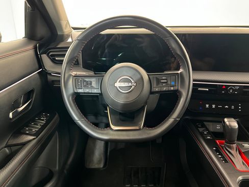 Used 2025 Nissan Kicks SR FWD image 13