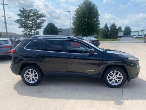 Used 2015 Jeep Cherokee Latitude image 4