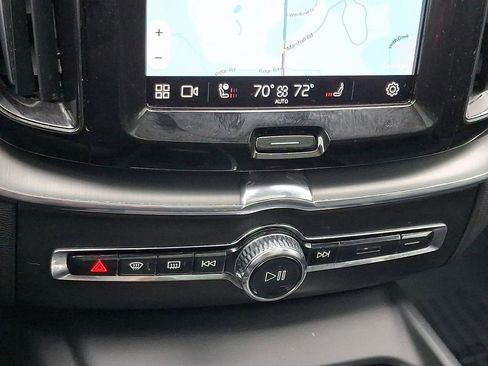 Used 2023 Volvo XC60 B5 Core w/ Climate Package image 17