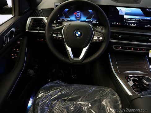 New 2026 BMW X5 xDrive50e w/ Climate Comfort Package image 16