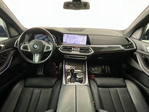 Used 2022 BMW X5 M50i image 10