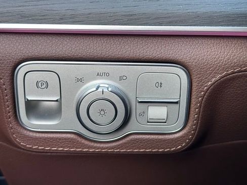 Used 2024 Mercedes-Benz GLE 350 4MATIC image 17