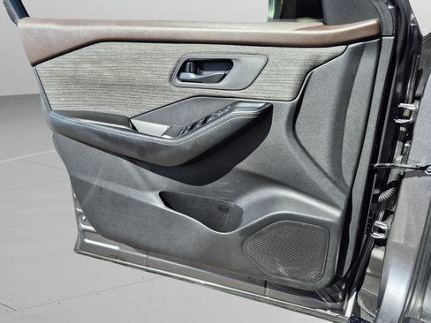 Used 2021 Nissan Rogue S FWD image 23