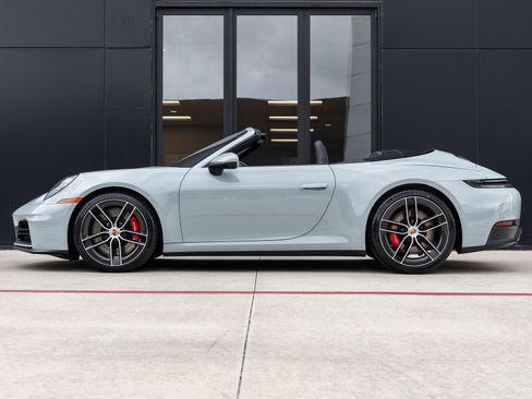 New 2026 Porsche 911 Carrera 4S image 2