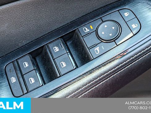 Used 2025 Nissan Rogue SV image 40