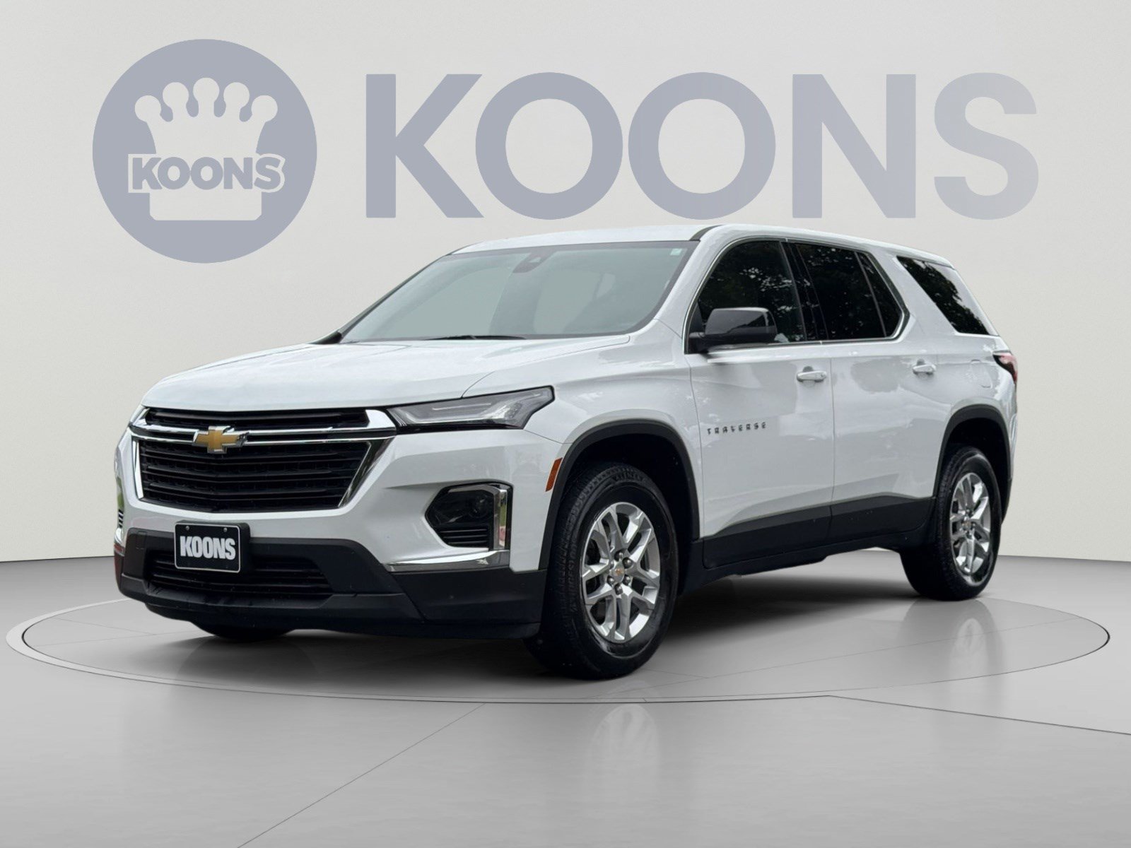 Used 2023 Chevrolet Traverse LS FWD image 1