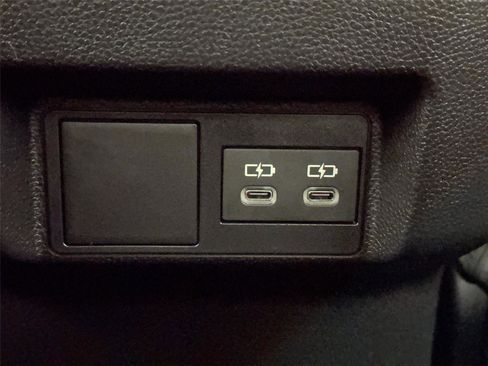Certified 2025 Toyota Tacoma TRD Sport AWD/4WD image 32