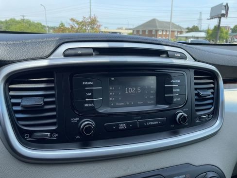 Used 2016 Kia Sorento FWD w/ LX Convenience Package image 11