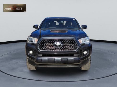 Used 2018 Toyota Tacoma TRD Sport AWD/4WD image 3