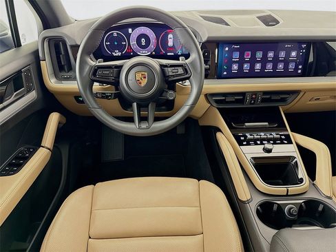 Certified 2025 Porsche Cayenne image 25
