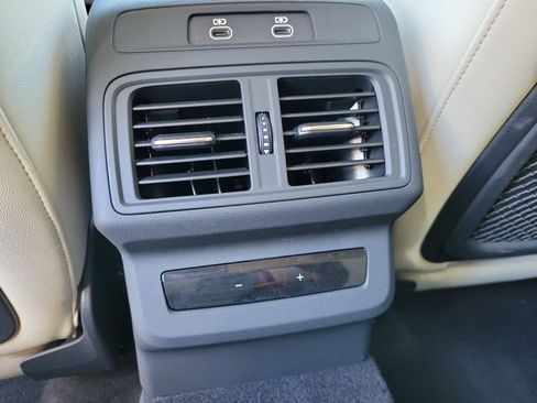 Used 2025 Audi Q5 Premium w/ Convenience Package image 15