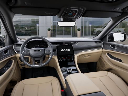 New 2025 Jeep Grand Cherokee Limited image 14