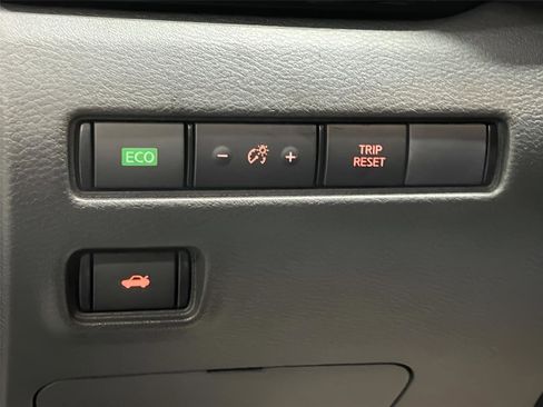 Used 2025 Nissan Sentra SV image 24