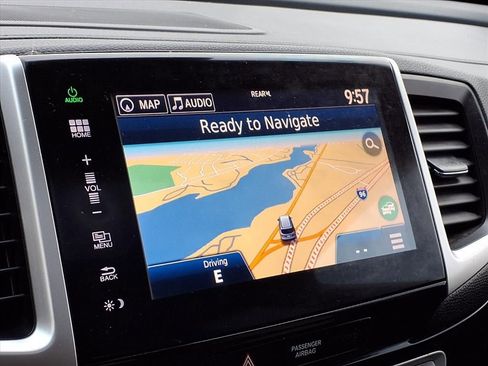 Used 2016 Honda Pilot Touring image 18