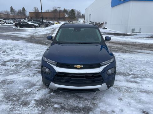 Used 2023 Chevrolet TrailBlazer LT w/ Convenience Package image 2