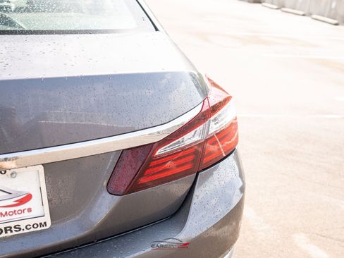 Used 2017 Honda Accord EX image 42