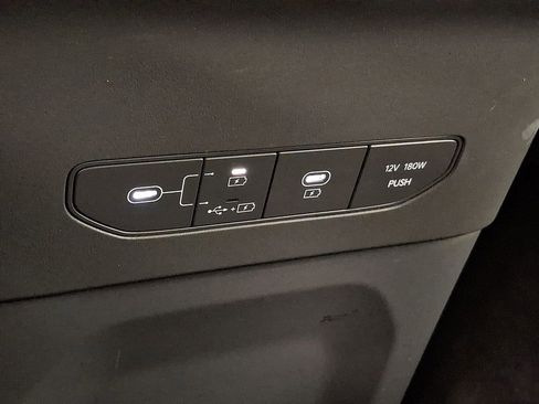 Used 2024 Kia EV9 Wind image 17