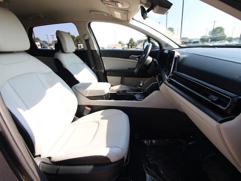 Used 2023 Kia Sportage EX FWD image 8
