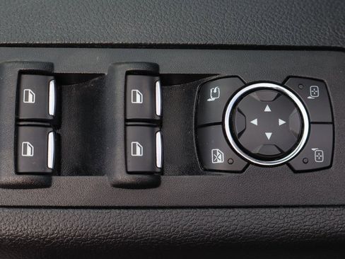 Used 2016 Ford F150 Platinum w/ Equipment Group 701A Luxury image 17