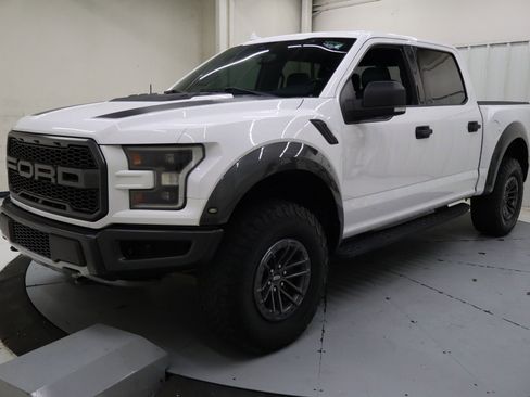 Certified 2020 Ford F150 Raptor w/ Equipment Group 801A Mid image 8