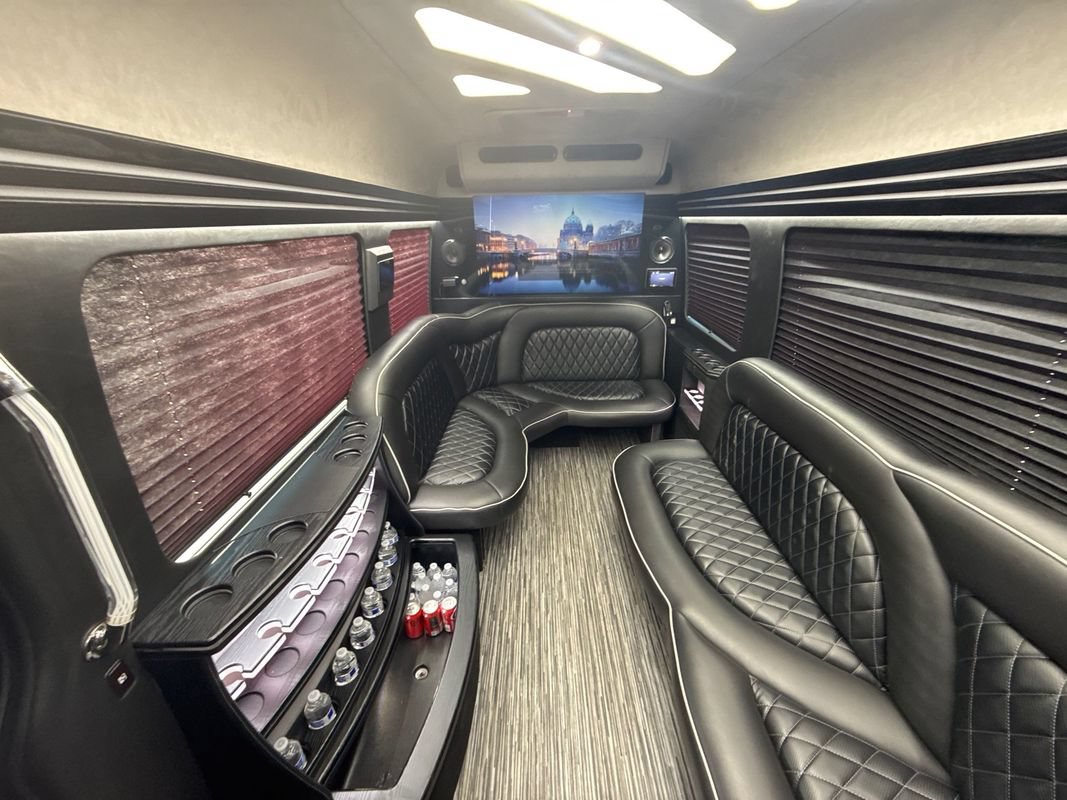 Used 2021 Mercedes-Benz Sprinter 3500 image 29