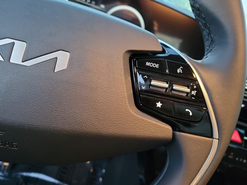 New 2026 Kia Niro Wind FWD image 27