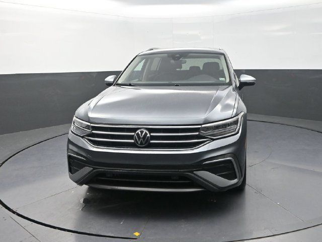Used 2024 Volkswagen Tiguan Wolfsburg Edition FWD image 2