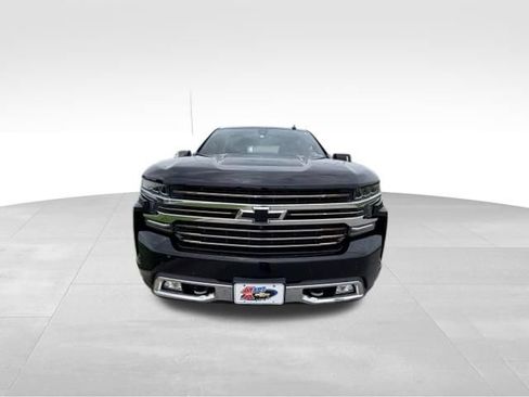 Used 2020 Chevrolet Silverado 1500 High Country w/ Technology Package AWD/4WD image 3