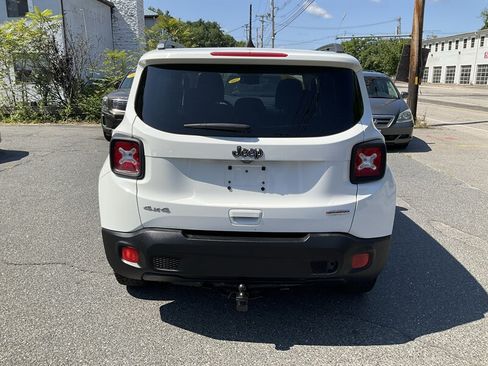 Used 2018 Jeep Renegade Latitude w/ Cold Weather Group AWD/4WD image 6