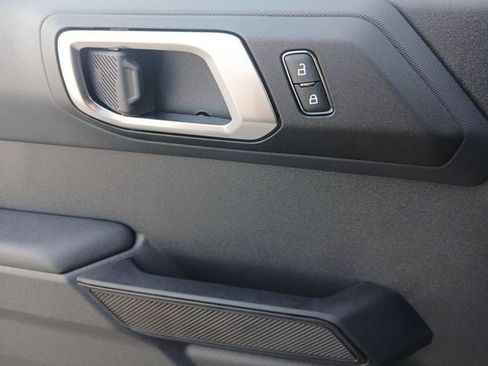 New 2025 Ford Bronco 4-Door image 18