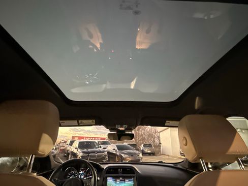 Used 2020 Jaguar F-PACE Premium image 41