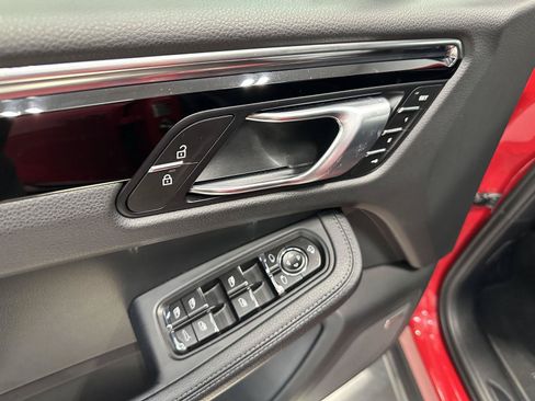 Certified 2026 Porsche Macan AWD/4WD image 16