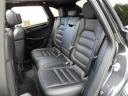 Used 2020 Porsche Macan S AWD/4WD image 45