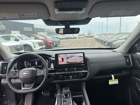 New 2026 Nissan Pathfinder SL image 26