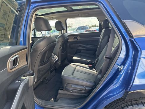 Used 2022 Kia Sorento EX w/ Panoramic Sunroof Package FWD image 33