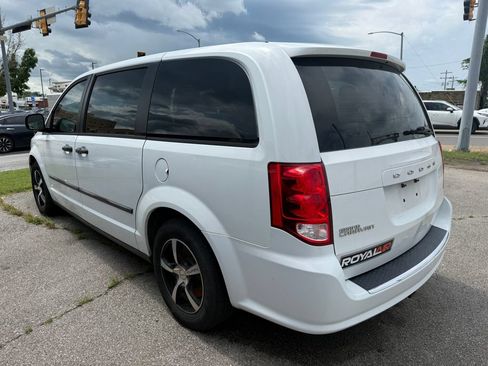 Used 2016 Dodge Grand Caravan American Value Package w/ UConnect Hands-Free Group FWD image 15