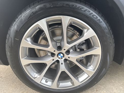 New 2026 BMW X5 xDrive50e image 27