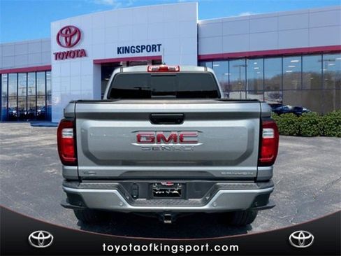 Used 2024 GMC Canyon Denali image 4